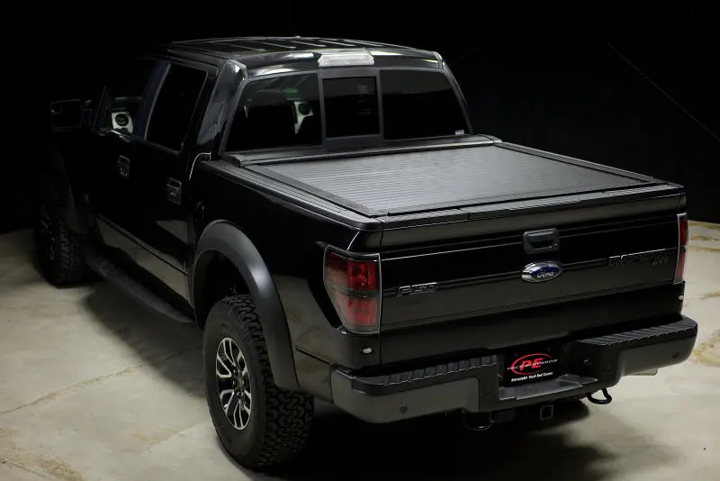 Pace Edwards Switchblade Retractable Tonneau Cover For 2017 Ford Super Duty F-Series – 6′ 9″ Bed 1